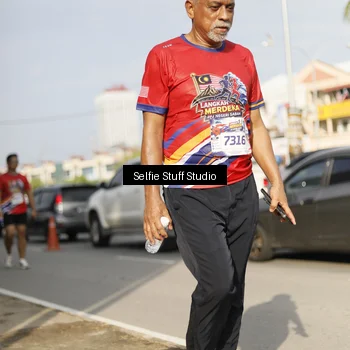 Runner Photo 6005045