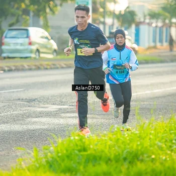 Runner Photo 6005059