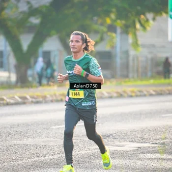 Runner Photo 6005100