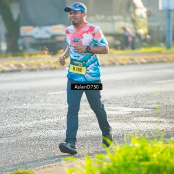 Runner Photo 6005554