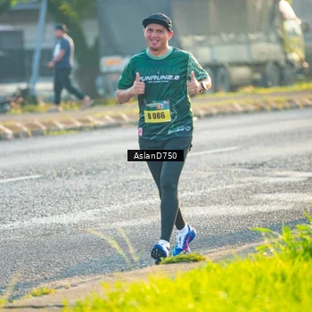 Runner Photo 6005636