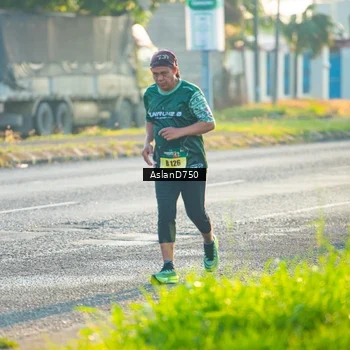 Runner Photo 6005675