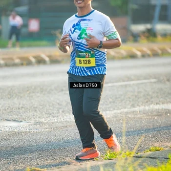 Runner Photo 6005685