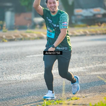 Runner Photo 6005717