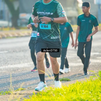 Runner Photo 6005744