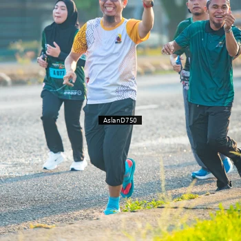 Runner Photo 6005757