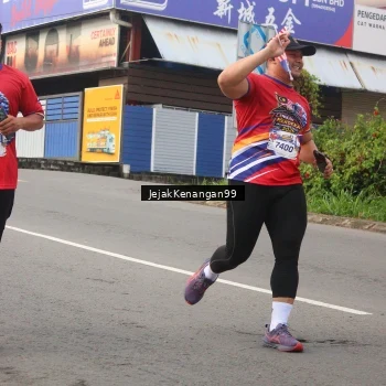 Runner Photo 6005854