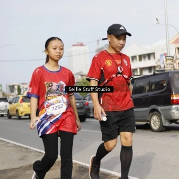 Runner Photo 6005856