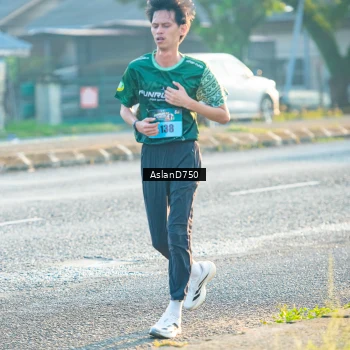 Runner Photo 6005974