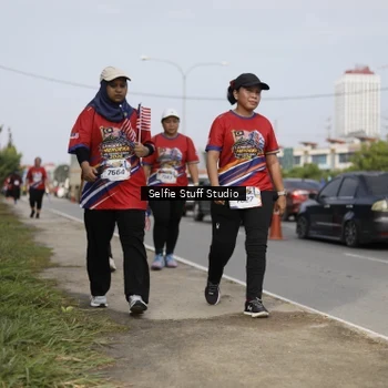 Runner Photo 6006037