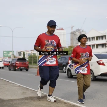 Runner Photo 6006235