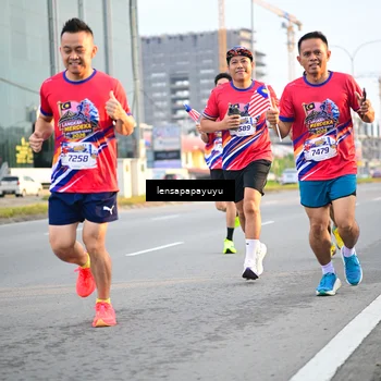 Runner Photo 6006699