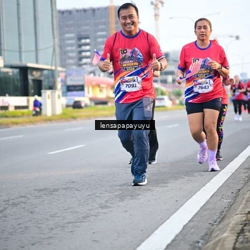 Runner Photo 6007038