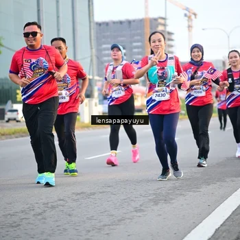Runner Photo 6007046