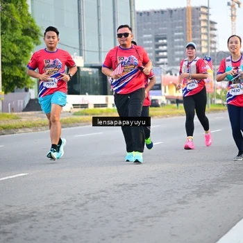 Runner Photo 6007054