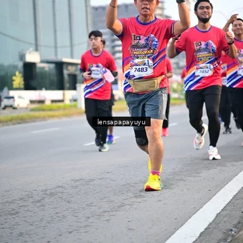 Runner Photo 6007071