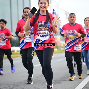 Runner Photo 6007123