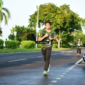 Runner Photo 6007296
