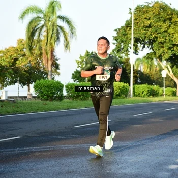 Runner Photo 6007312