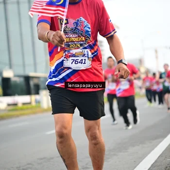 Runner Photo 6007341