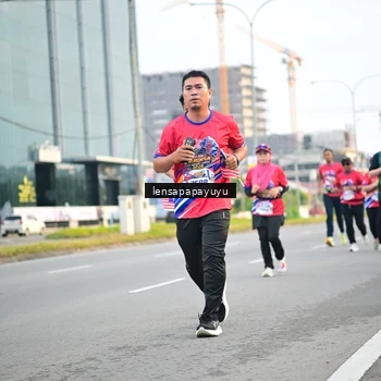 Runner Photo 6007342