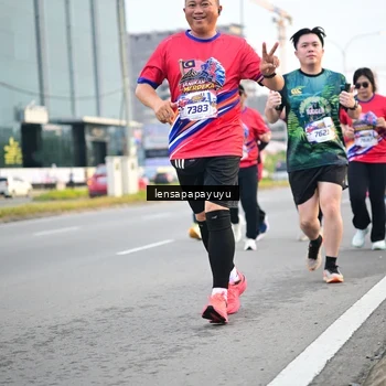 Runner Photo 6007357