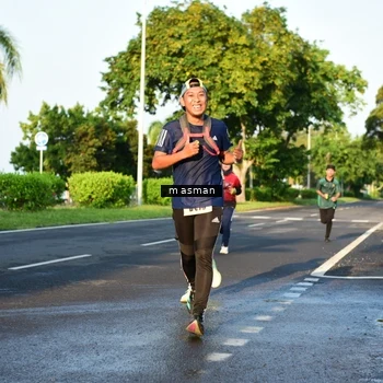 Runner Photo 6007358