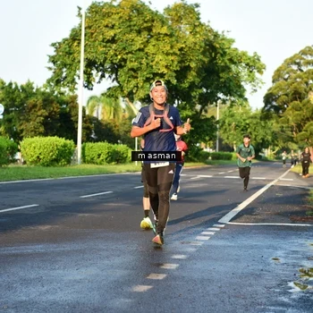Runner Photo 6007361