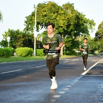Runner Photo 6007376