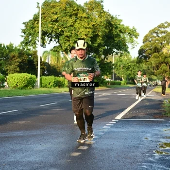 Runner Photo 6007377