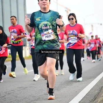 Runner Photo 6007380
