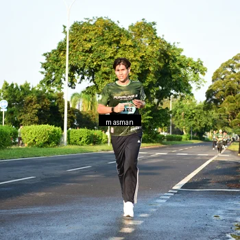 Runner Photo 6007382