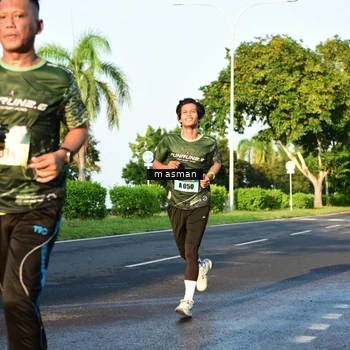 Runner Photo 6007415