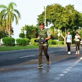 Runner Photo 6007443