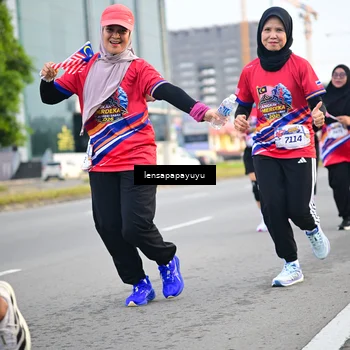 Runner Photo 6007523
