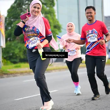 Runner Photo 6007543