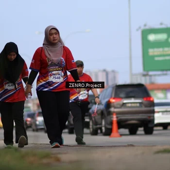 Runner Photo 6007658