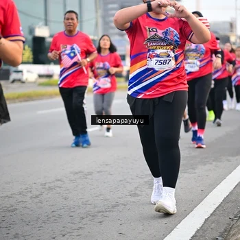 Runner Photo 6007675