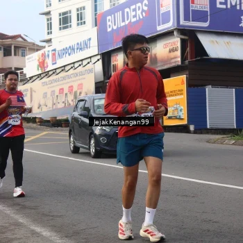 Runner Photo 6007715