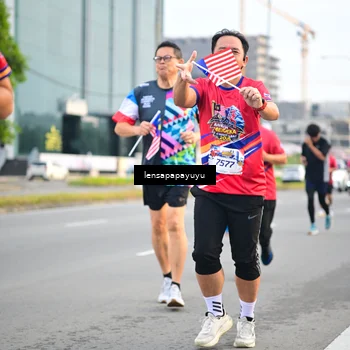 Runner Photo 6007724