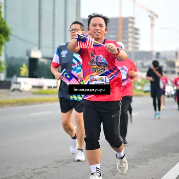 Runner Photo 6007733
