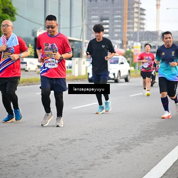 Runner Photo 6007740