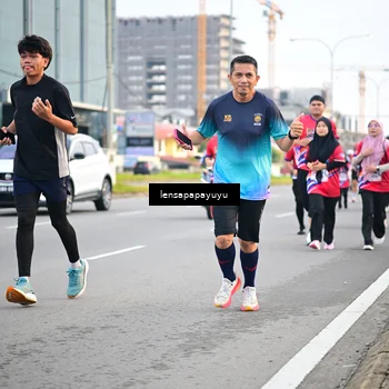 Runner Photo 6007743