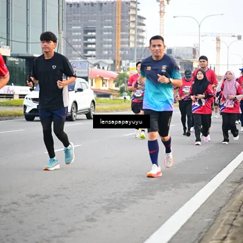 Runner Photo 6007746