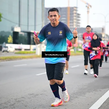 Runner Photo 6007754