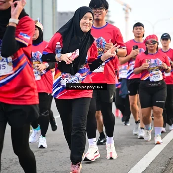 Runner Photo 6007843