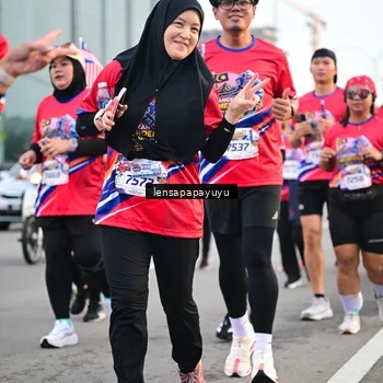 Runner Photo 6007844
