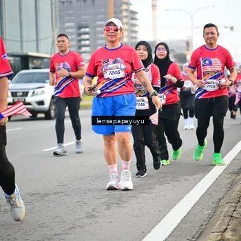 Runner Photo 6007890