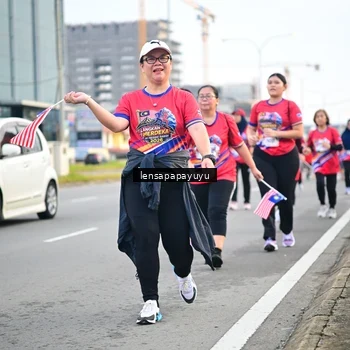 Runner Photo 6007936