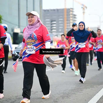 Runner Photo 6007978